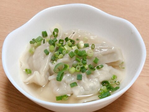 ポン酢で簡単♪餃子とマロニーのスープ